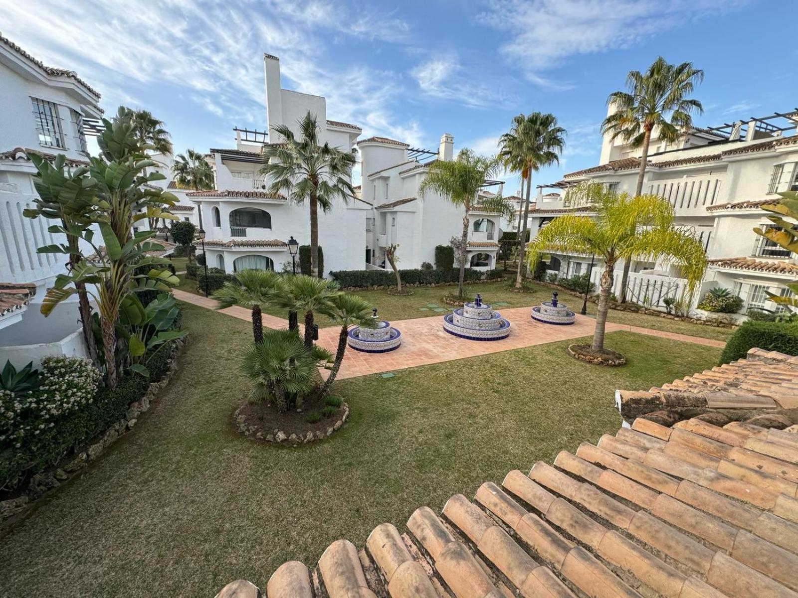 Apartamentos Naranjos Del Sol Marbella Exteriör bild