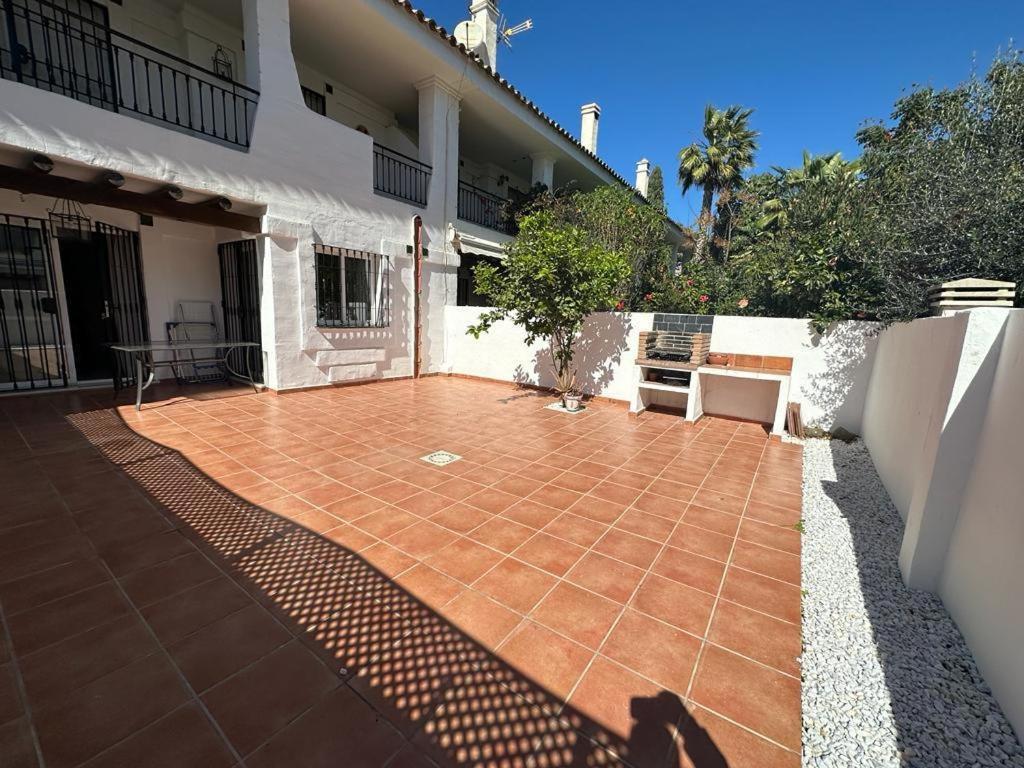 Apartamentos Naranjos Del Sol Marbella Exteriör bild