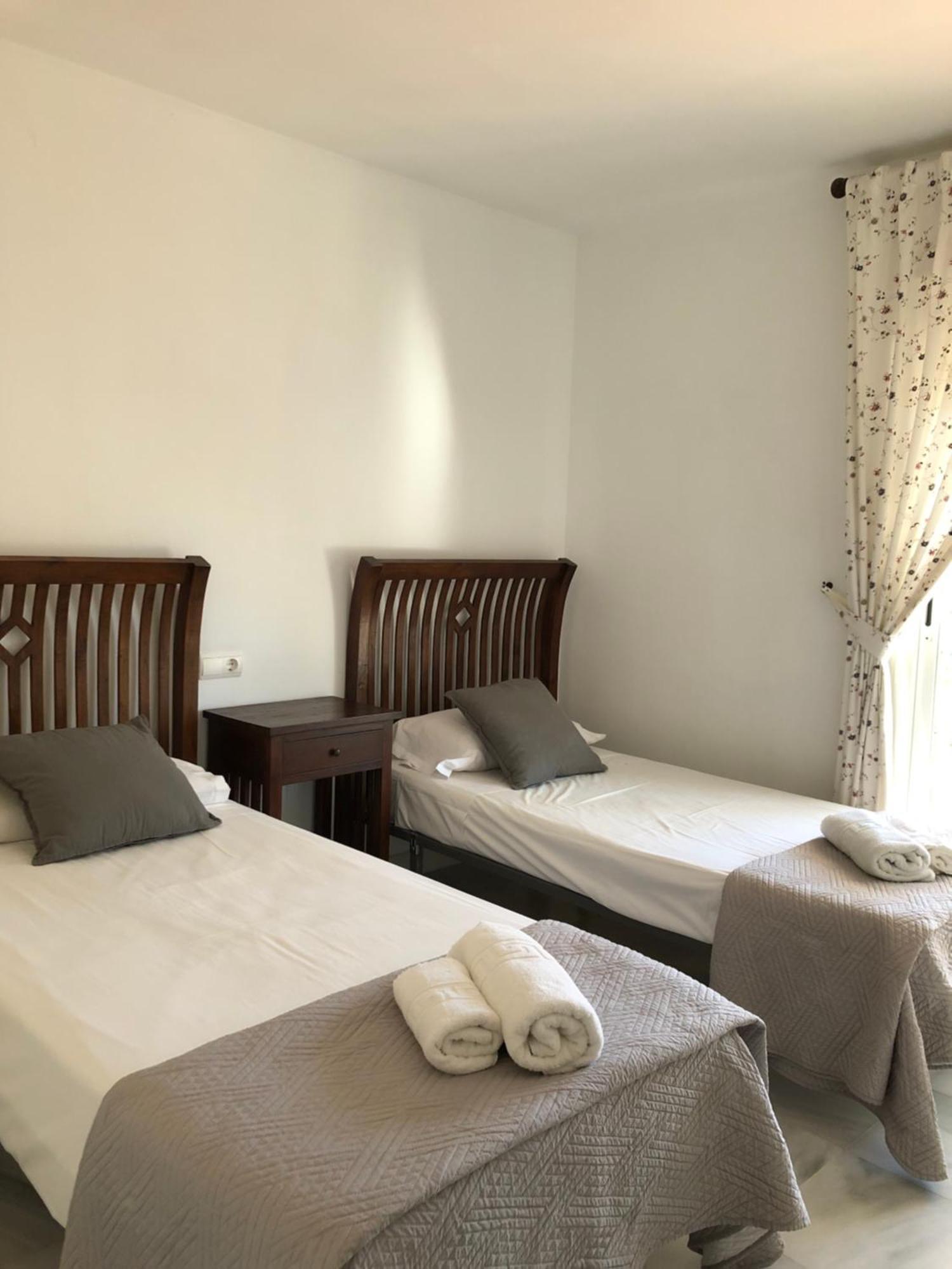 Apartamentos Naranjos Del Sol Marbella Exteriör bild