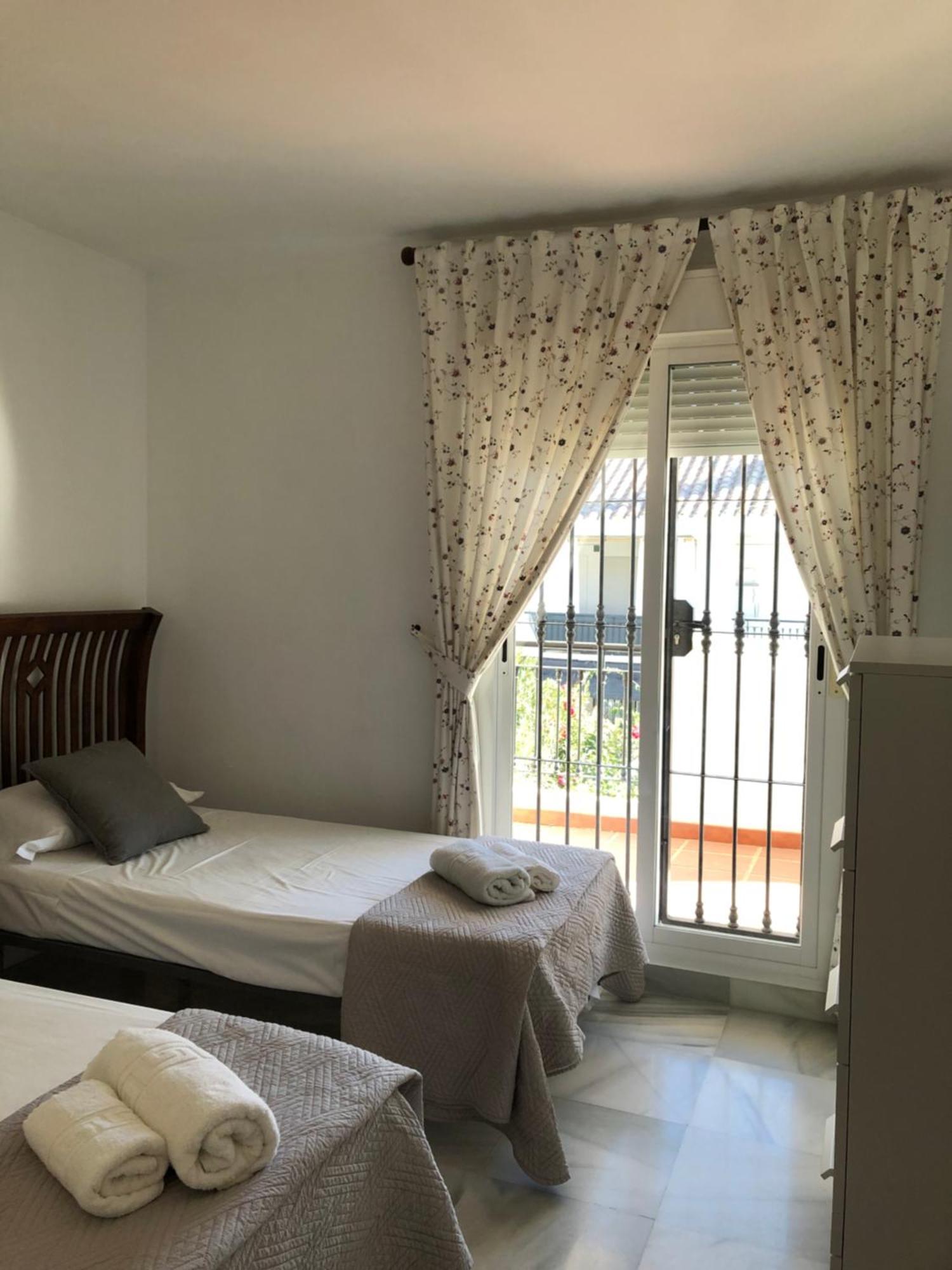 Apartamentos Naranjos Del Sol Marbella Exteriör bild