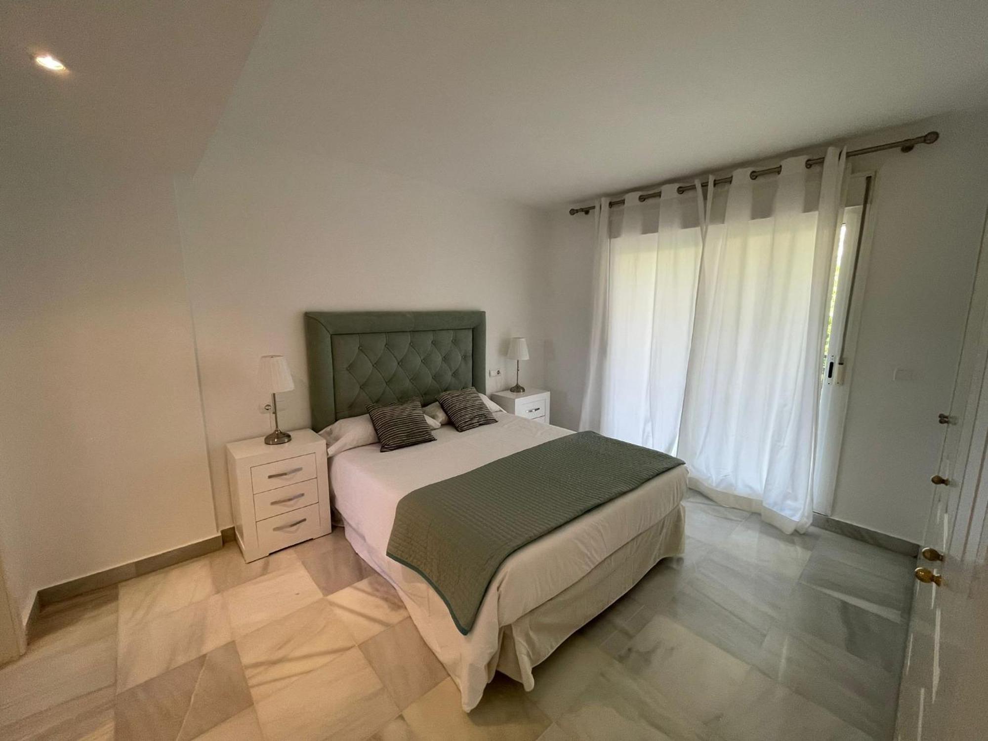 Apartamentos Naranjos Del Sol Marbella Exteriör bild