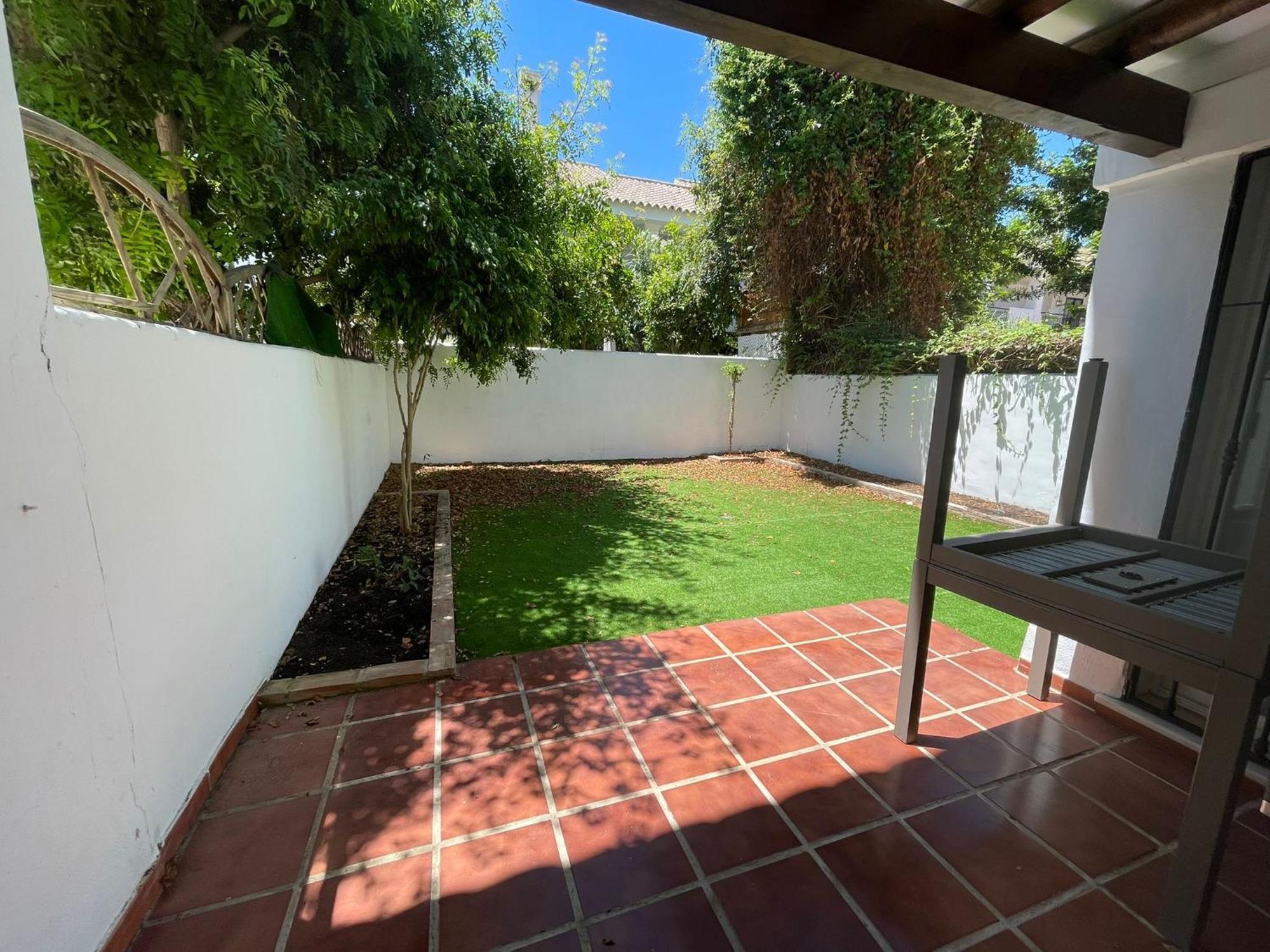 Apartamentos Naranjos Del Sol Marbella Exteriör bild