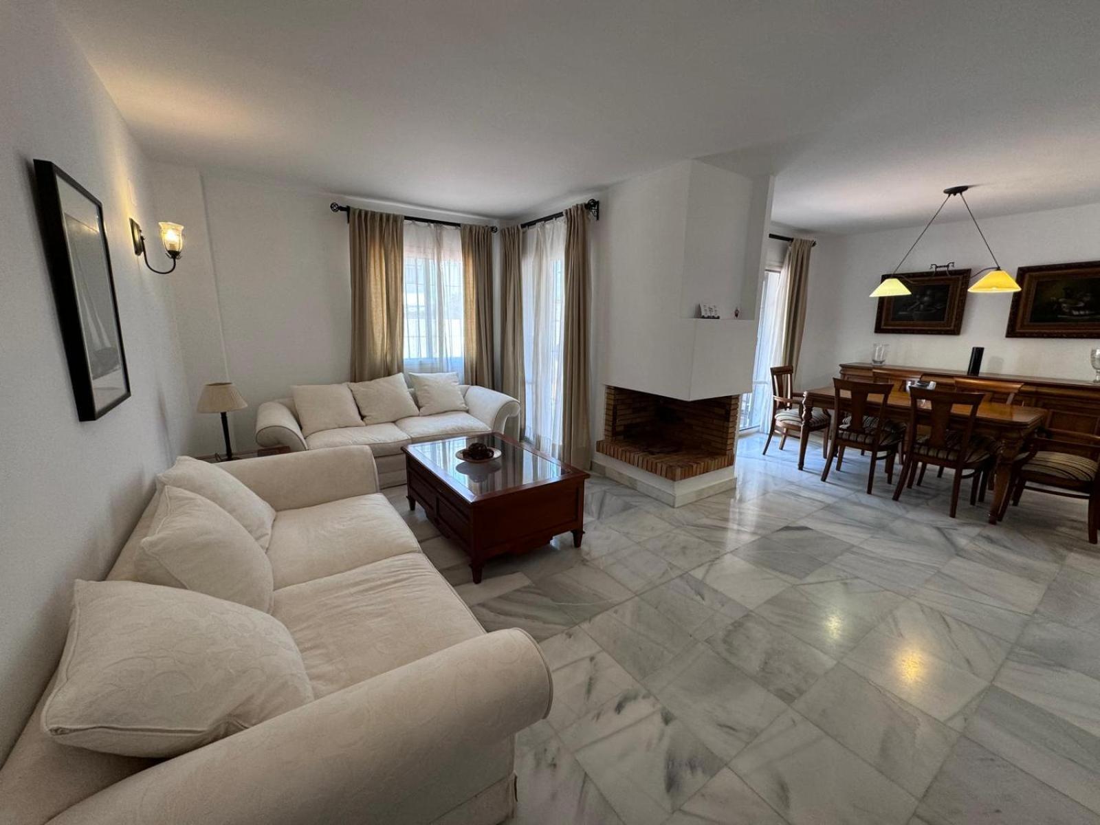 Apartamentos Naranjos Del Sol Marbella Exteriör bild