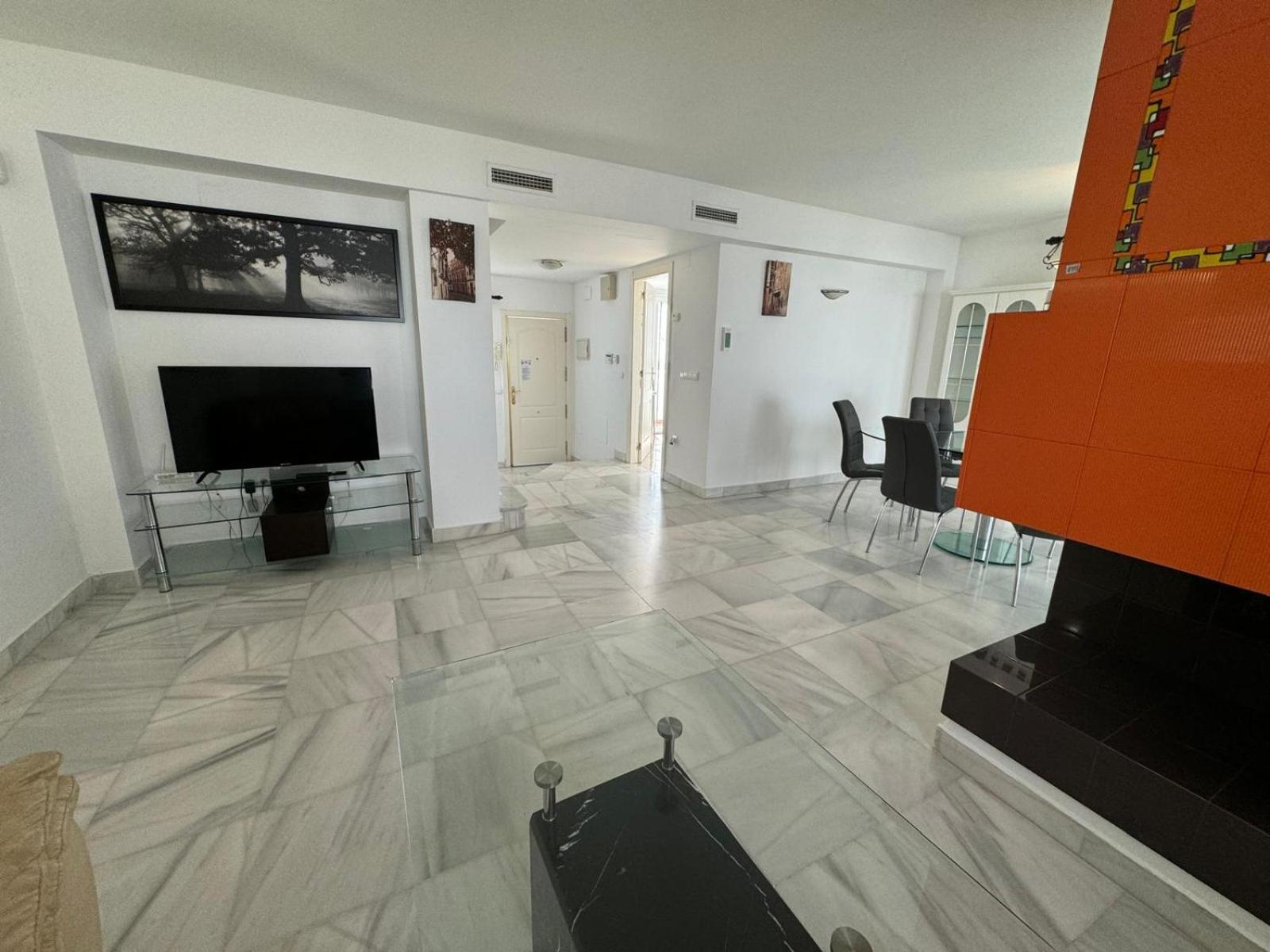 Apartamentos Naranjos Del Sol Marbella Exteriör bild