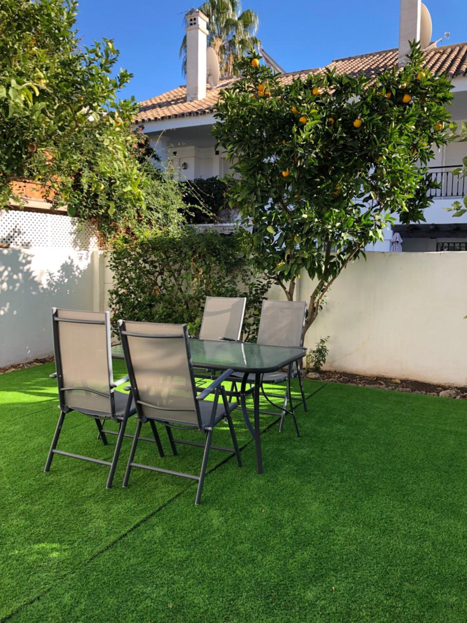 Apartamentos Naranjos Del Sol Marbella Exteriör bild