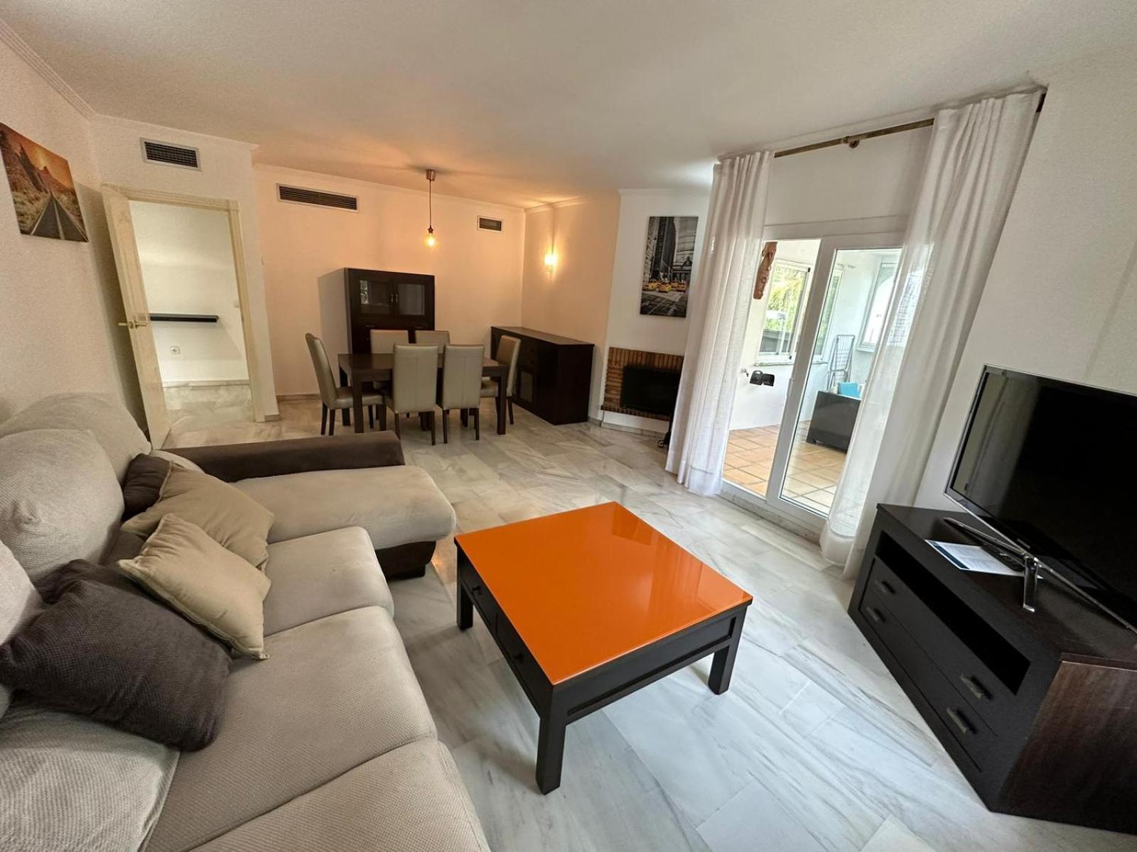 Apartamentos Naranjos Del Sol Marbella Exteriör bild