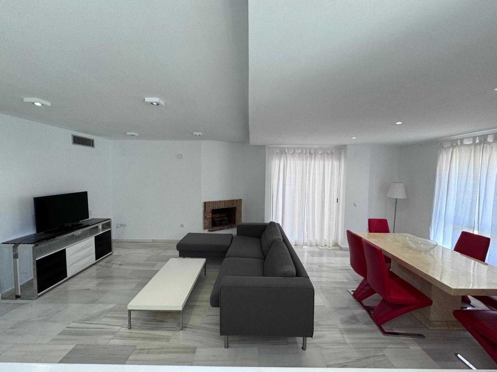Apartamentos Naranjos Del Sol Marbella Exteriör bild